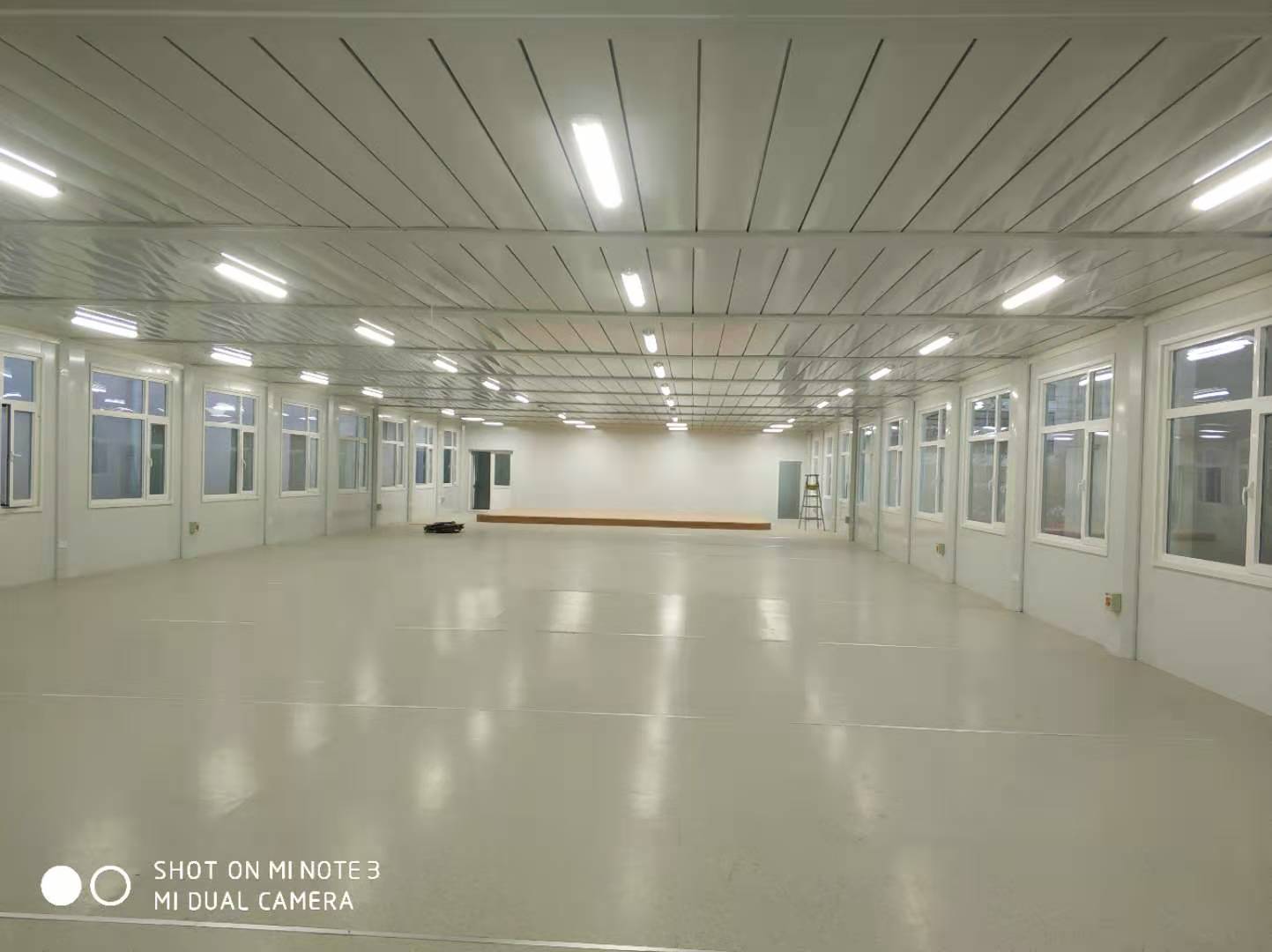 Lanzhou Seine Park Temporary Canteen & Conference Room Project: A Model of Modular Excellence