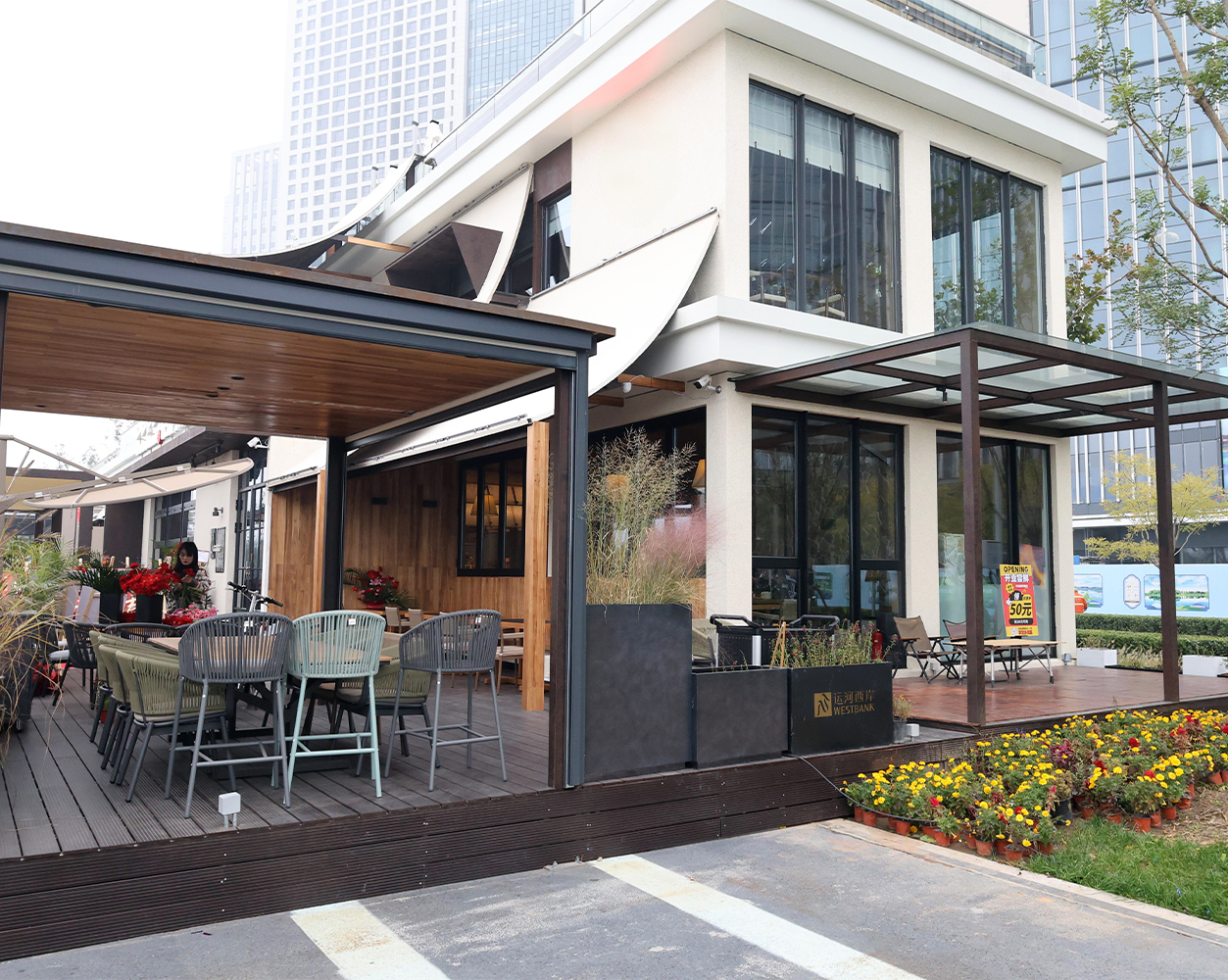 Beijing Tongzhou Canal West Bank 5A Scenic Area Commercial Project